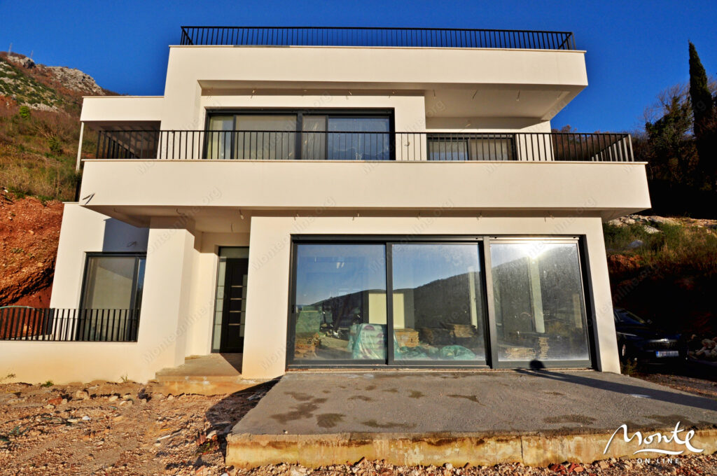 3 etazhnaya villa s solnechnymi terrasami i garazhom v bulyaricze 03