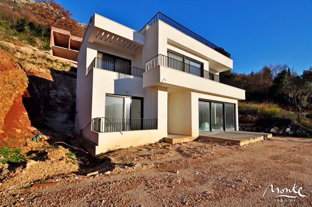 3 etazhnaya villa s solnechnymi terrasami i garazhom v bulyaricze 04
