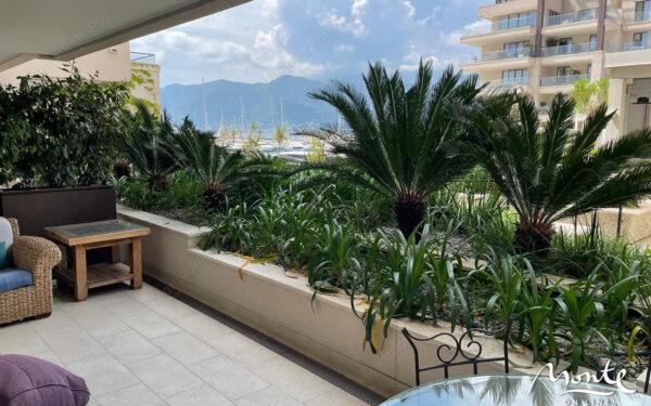 elitnyj odnospalnyj apartament v serdcze porto montenegro 04