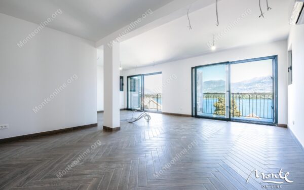 prostornyj 3 spalnyj penthaus s vidom na boko kotorskij zaliv v krashichi tivat 04