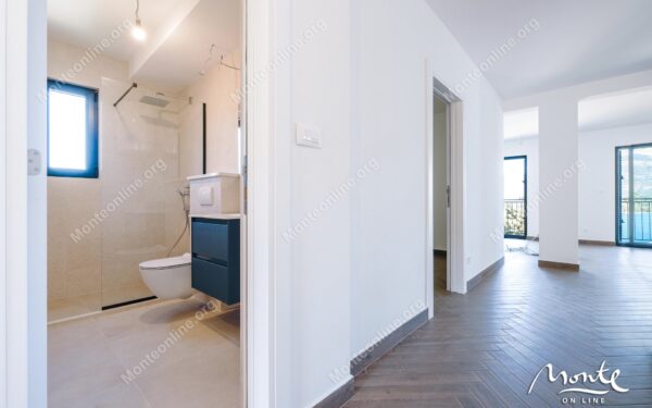 prostornyj 3 spalnyj penthaus s vidom na boko kotorskij zaliv v krashichi tivat 12