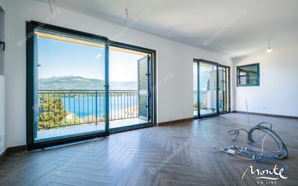 prostornyj 3 spalnyj penthaus s vidom na boko kotorskij zaliv v krashichi tivat 18