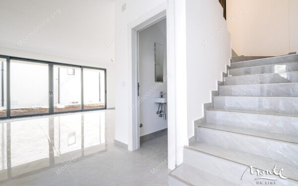 prostornyj 3 spalnyj taunhaus v zakrytom komplekse s bassejnom v lastve grbalskoj 04