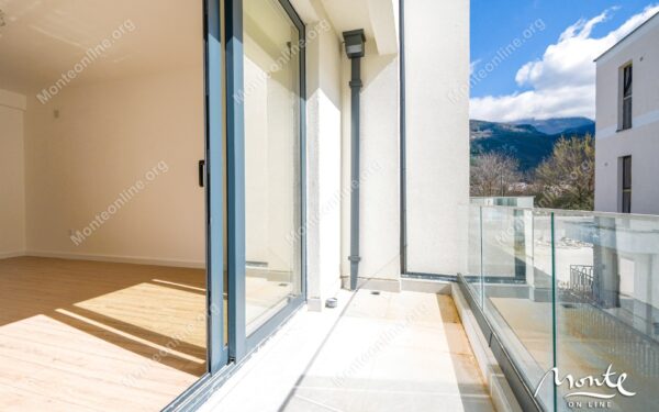 prostornyj 3 spalnyj taunhaus v zakrytom komplekse s bassejnom v lastve grbalskoj 19