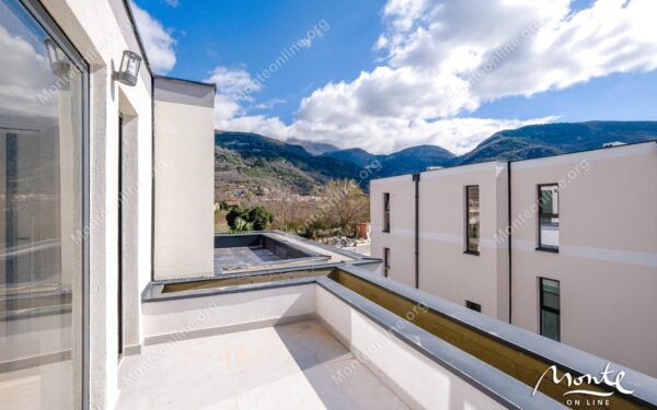 prostornyj 3 spalnyj taunhaus v zakrytom komplekse s bassejnom v lastve grbalskoj 25