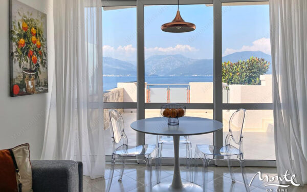 prostornyj dupleks s panoramnym vidom garazhom i dizajnerskim intererom v krashichi 20