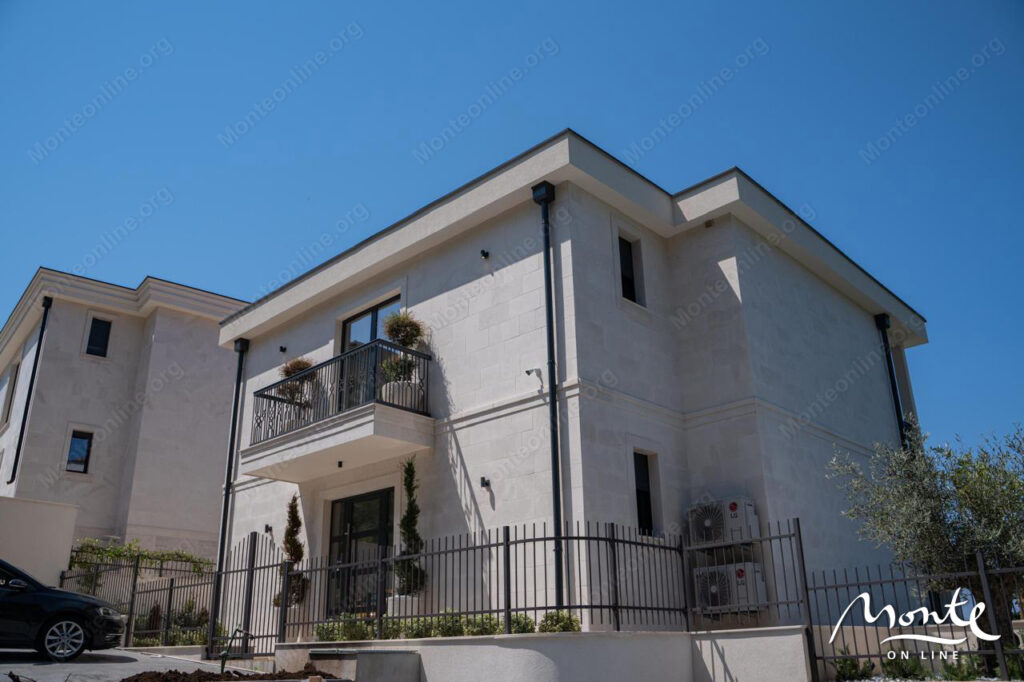 roskoshnaya villa s panoramnym vidom na more i bassejnom na budvanskoj rivere 20