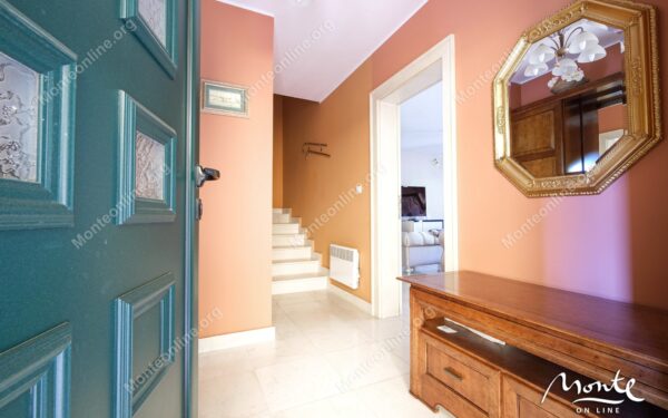 stilnyj taunhaus s 3 spalnyami i terrasoj v lastve grbalska 07