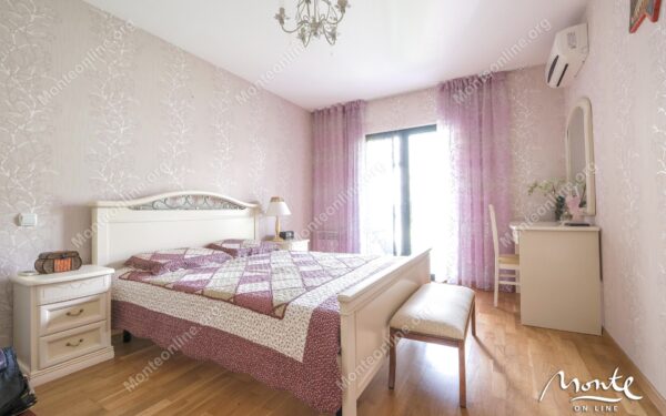 stilnyj taunhaus s 3 spalnyami i terrasoj v lastve grbalska 18