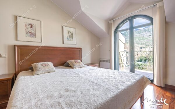 stilnyj taunhaus s 3 spalnyami i terrasoj v lastve grbalska 27