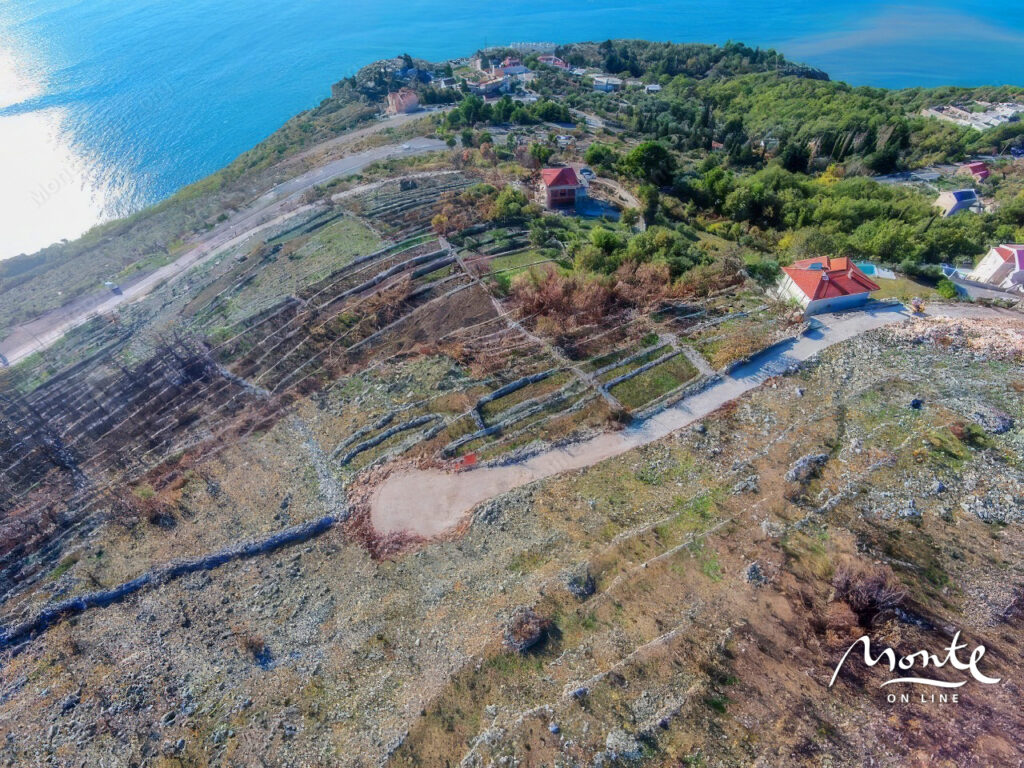 zemelnyj uchastok pod zastrojku v rezhevichah s panoramnym vidom na adriatiku 01