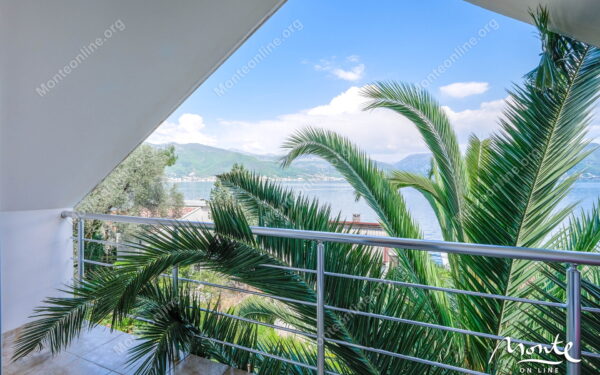 prostornyj 3 etazhnyj dom s 4 spalnyami i vidom na more v krashichi 27