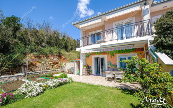 sovremennyj 2 etazhnyj dom s 3 spalnyami i vidom na more v zelenike 07