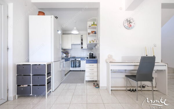 sovremennyj 2 etazhnyj dom s 3 spalnyami i vidom na more v zelenike 27