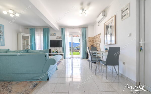 sovremennyj 2 etazhnyj dom s 3 spalnyami i vidom na more v zelenike 29