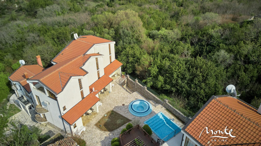 taunhaus v zakrytom poselke vranovichi 41