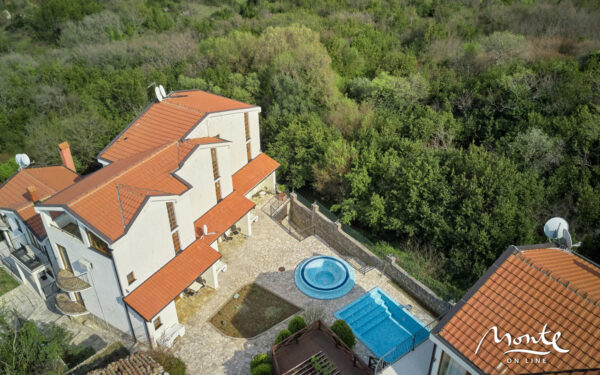 taunhaus v zakrytom poselke vranovichi 41