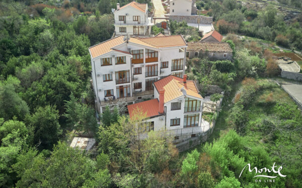 taunhaus v zakrytom poselke vranovichi 42