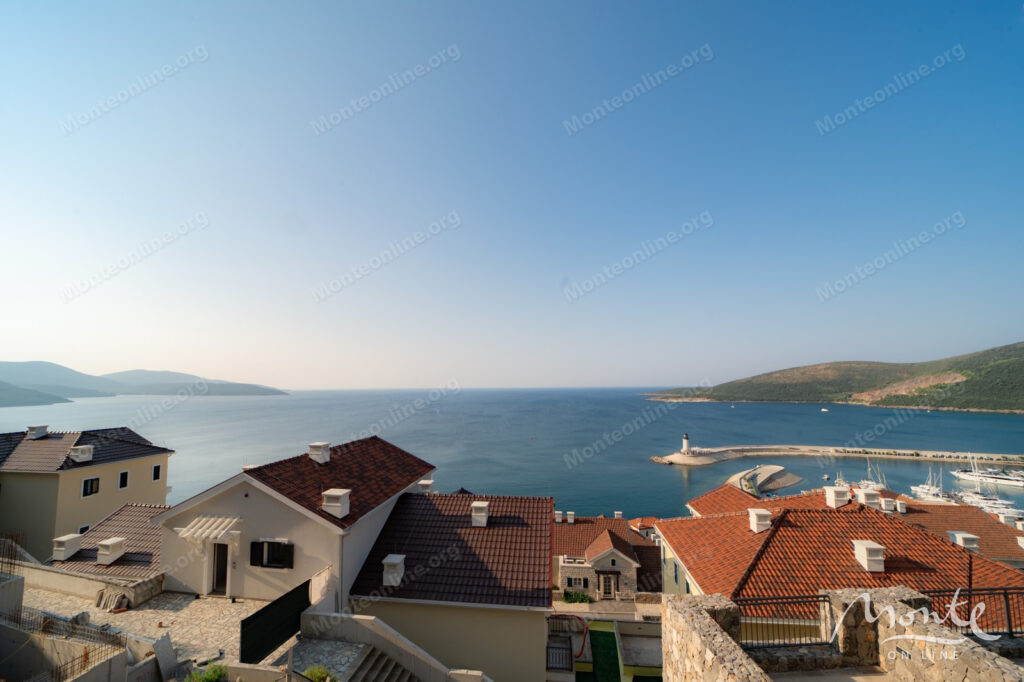 dizajnerskaya 1 spalnaya kvartira s vidom na more v lushticza bej marina 02