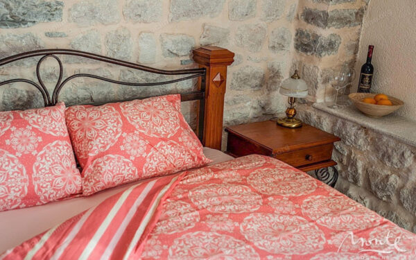 eksklyuzivnaya 1 spalnaya kvartira v istoricheskom dvorcze na pervoj linii v prchani 08