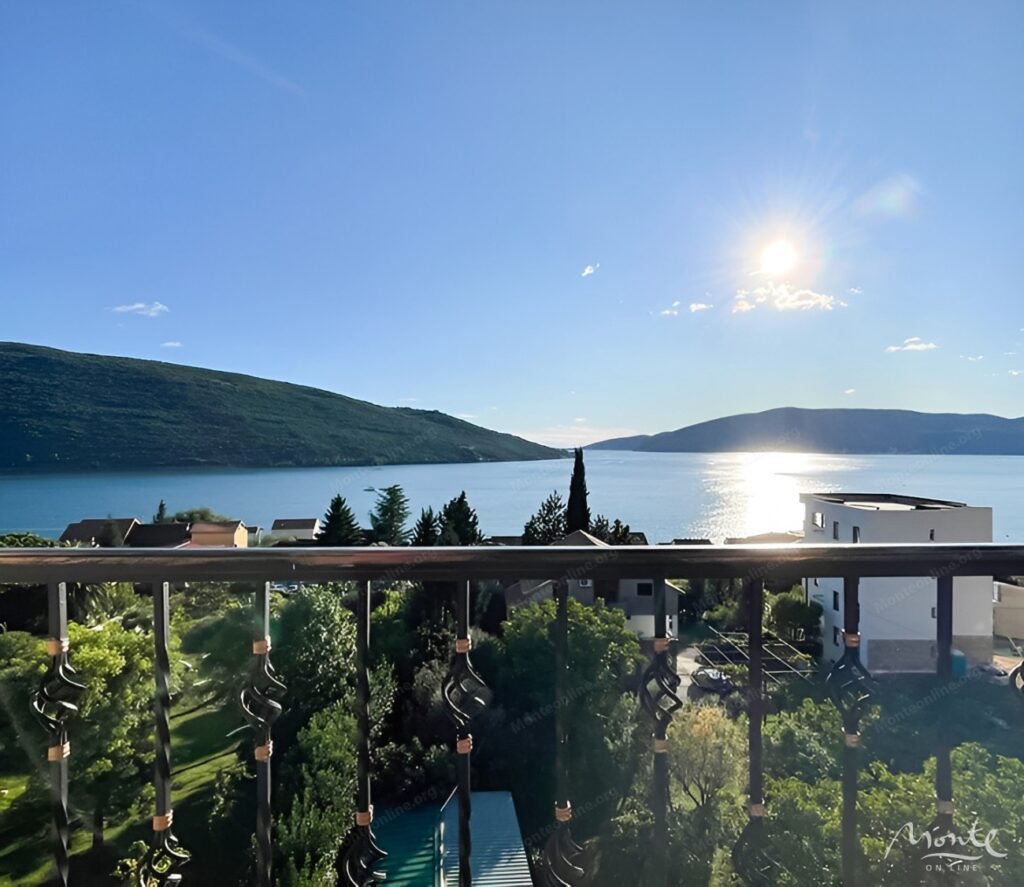 kvartira s vidom na more v komplekse s bassejnom v kumbore herczeg novi 01
