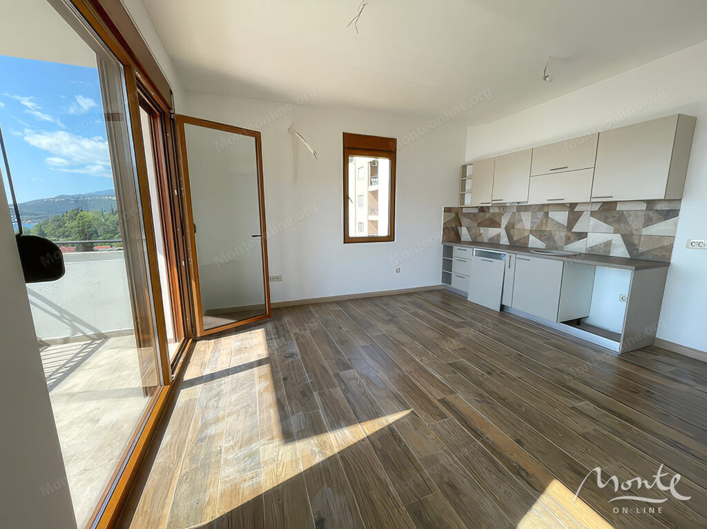 potryasayushhie apartamenty s vidom na more v kumbore herczeg novi 02