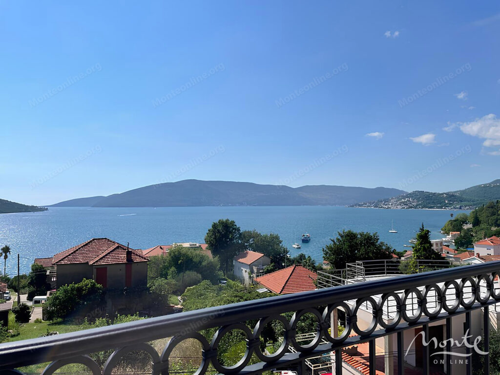 potryasayushhie apartamenty s vidom na more v kumbore herczeg novi 03