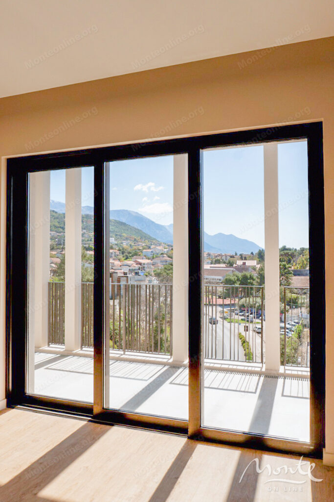 prostornaya 2 spalnaya kvartira v sovremennom zhilom komplekse porto montenegro 01