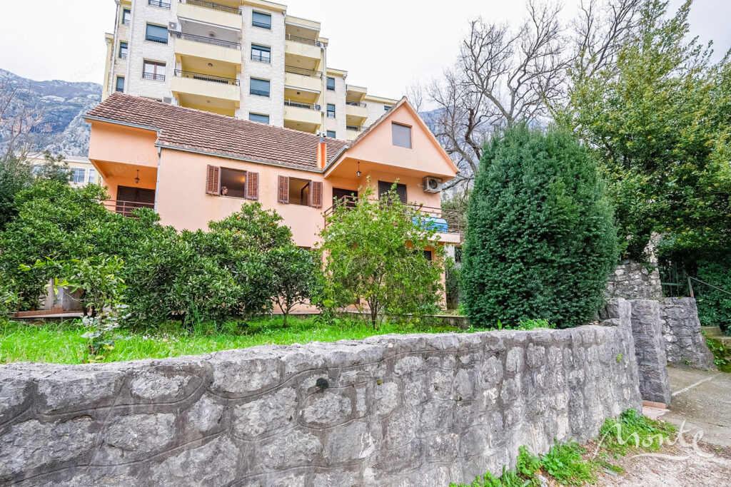 prostornyj 3 etazhnyj dom v dobrote v shagovoj dostupnosti ot morya 20