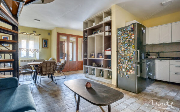 roskoshnaya kamennaya villa s vidom na zaliv v prchani kotor 05