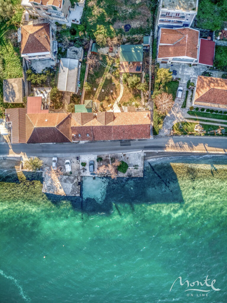 roskoshnaya kamennaya villa s vidom na zaliv v prchani kotor 21