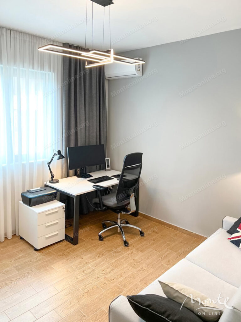 shikarnyj 2 spalnyj apartament s panoramnym vidom na more v bechichi 04