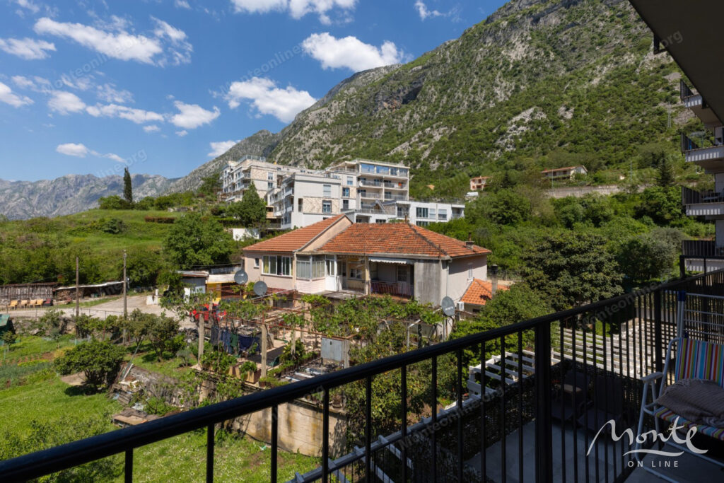 apartamenty s 1 spalnej s vidom na gory i more v dobrote kotor 16