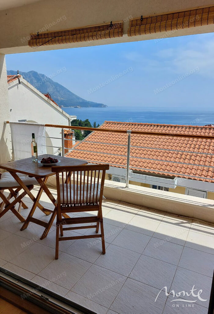 dejstvuyushhaya 3 etazhnaya turisticheskaya villa u morya v bechichi 01