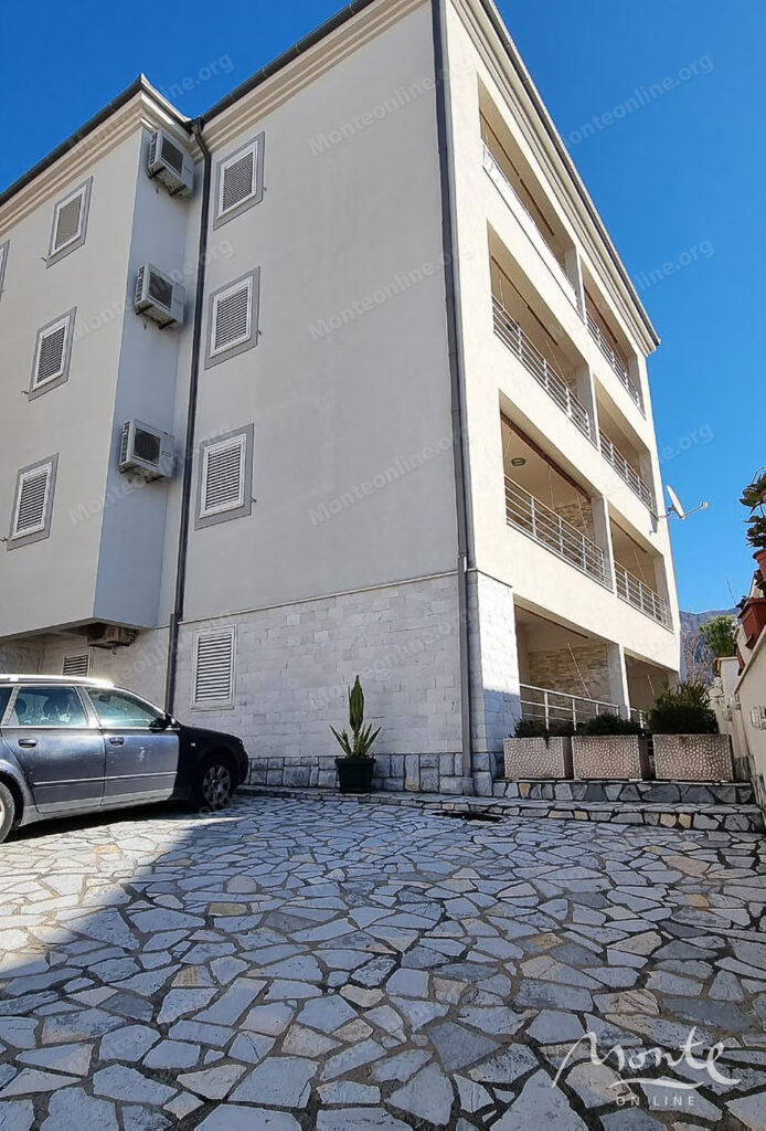 dejstvuyushhaya 3 etazhnaya turisticheskaya villa u morya v bechichi 05