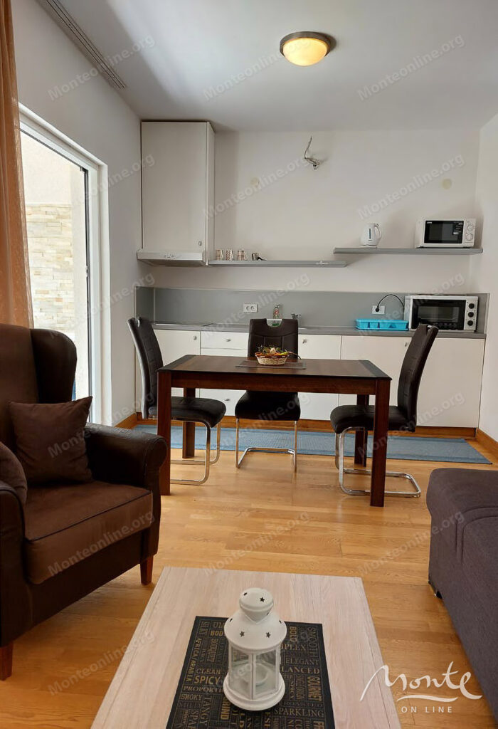 dejstvuyushhaya 3 etazhnaya turisticheskaya villa u morya v bechichi 13