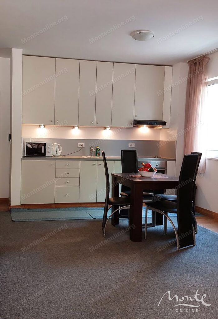 dejstvuyushhaya 3 etazhnaya turisticheskaya villa u morya v bechichi 14