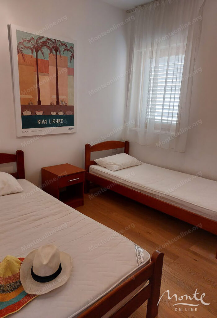 dejstvuyushhaya 3 etazhnaya turisticheskaya villa u morya v bechichi 20