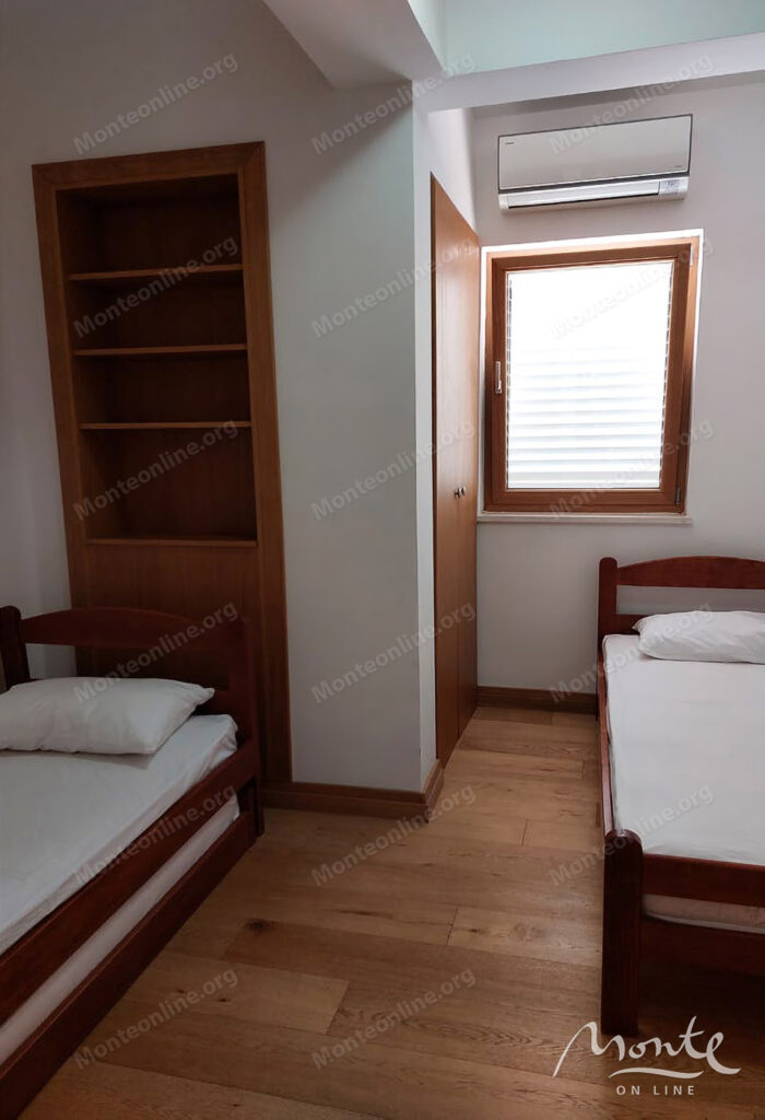 dejstvuyushhaya 3 etazhnaya turisticheskaya villa u morya v bechichi 22