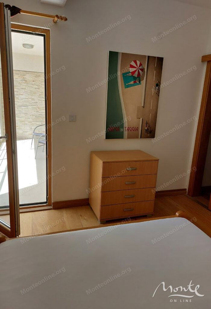 dejstvuyushhaya 3 etazhnaya turisticheskaya villa u morya v bechichi 23