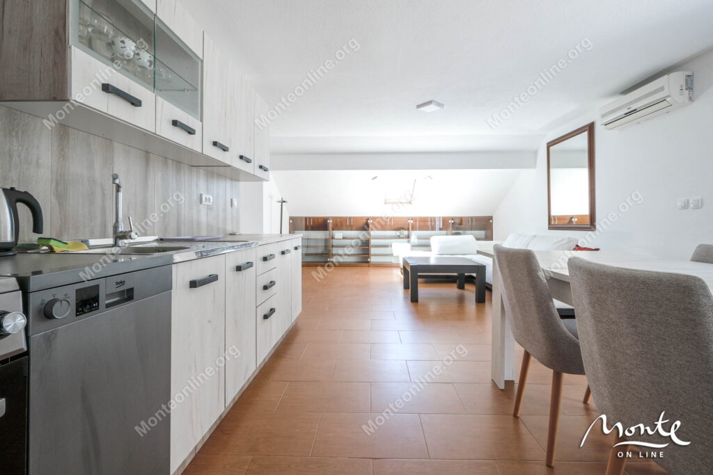 investiczionnyj uchastok s domom u morya v czentre tivata 12