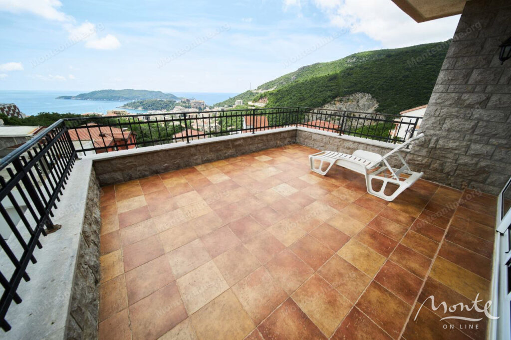 komfortnaya 4 etazhnaya villa v bechichi s bassejnom i panoramnym vidom 03