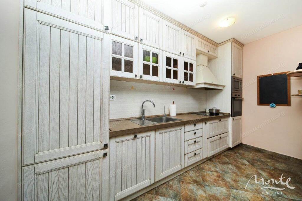 komfortnaya 4 etazhnaya villa v bechichi s bassejnom i panoramnym vidom 06