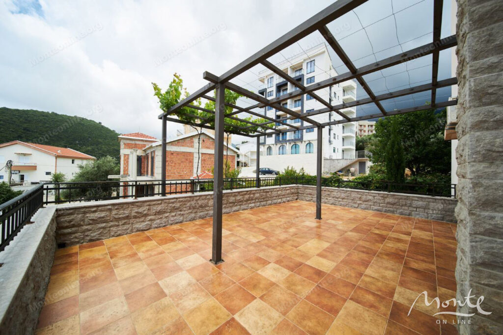 komfortnaya 4 etazhnaya villa v bechichi s bassejnom i panoramnym vidom 08