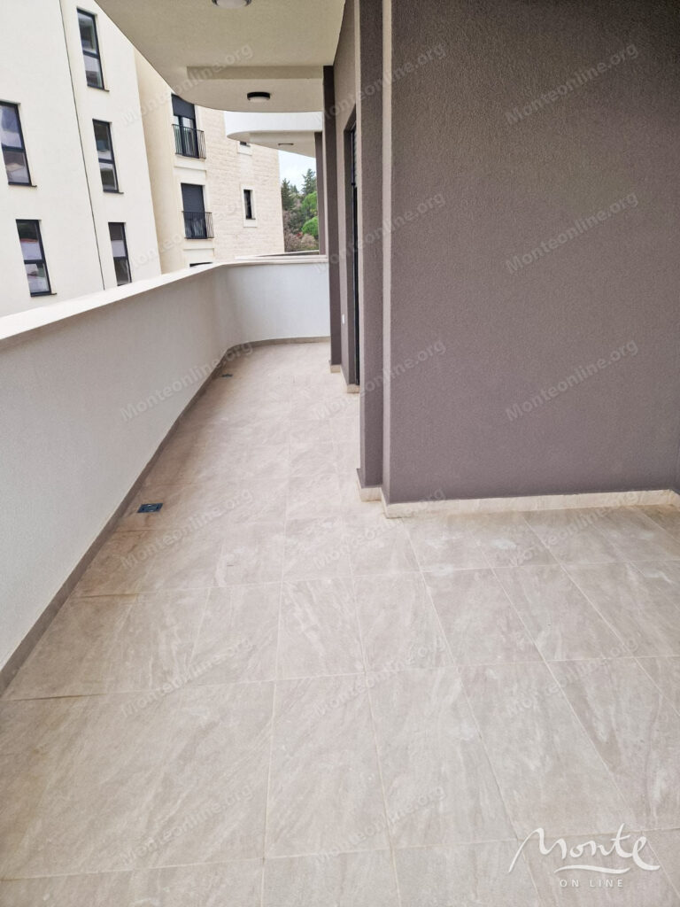 novaya 2 spalnaya kvartira s vidom na more i parkovkoj v 350 m ot plyazha v bechichi 17