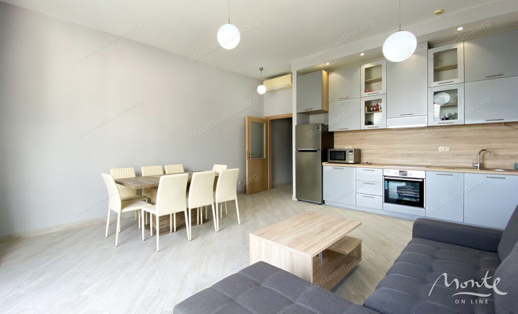 potryasayushhij 2 spalnyj apartament s panoramnym vidom na more v bechichi 04