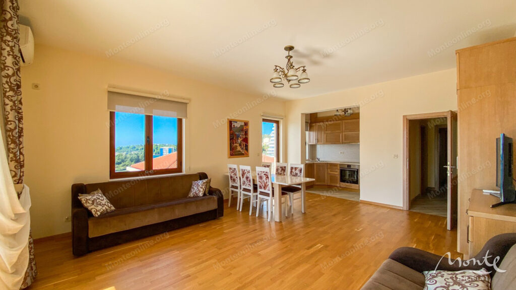prostornyj 2 spalnyj apartament s panoramnym vidom na more v bechichi 04