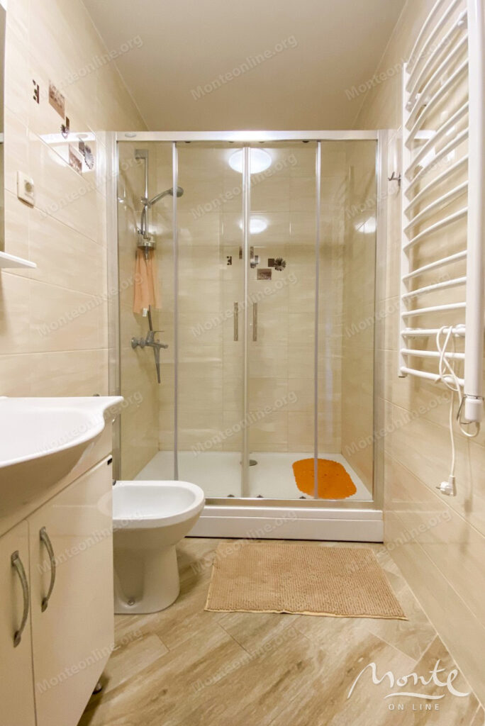 prostornyj 2 spalnyj apartament s panoramnym vidom na more v bechichi 12