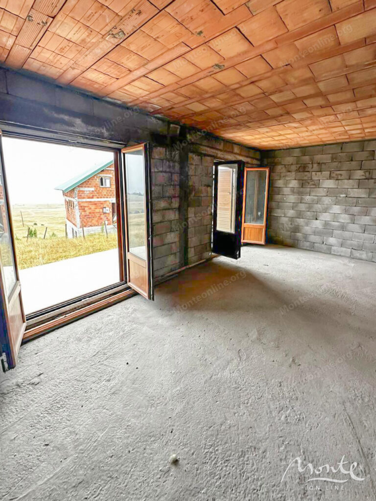 prostornyj dom s garazhom i terrasami v motichki gaj zhablyak 09