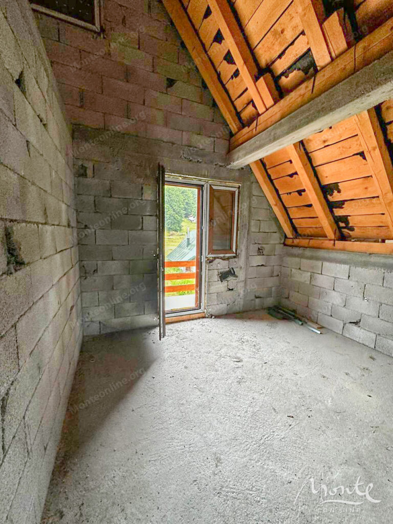 prostornyj dom s garazhom i terrasami v motichki gaj zhablyak 11